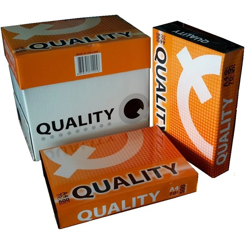 Thùng và các xấp giấy A4 Quality 70 gsm thương hiệu Quality với thiết kế bao bì màu cam đặc trưng