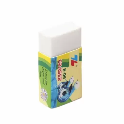 Gôm tẩy Thiên Long E-06 hình chữ nhật có vỏ bọc màu xanh lá và vàng trang trí họa tiết bắt mắt