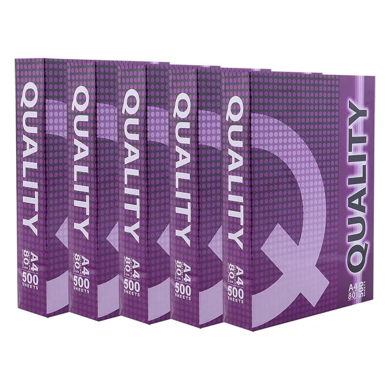Các tập giấy a4 quality màu tím xếp hàng ngang trên nền trắng