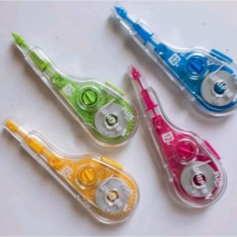 Bộ 4 chiếc băng xóa Plus Whiper V với nhiều màu sắc tươi sáng giúp tẩy xóa tiện lợi