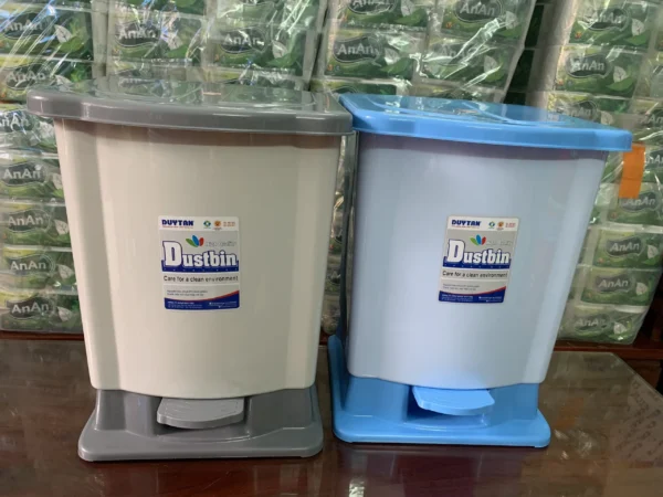 Thùng rác đạp trung 11.5L KT 30.5x26x36_1 Ảnh Thùng rác đạp trung 11.5L KT 30.5x26x36 cho doanh nghiệp