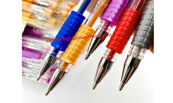 butnhukimtuyenscentedglittergp30112.jpg Bút nhũ GP-301